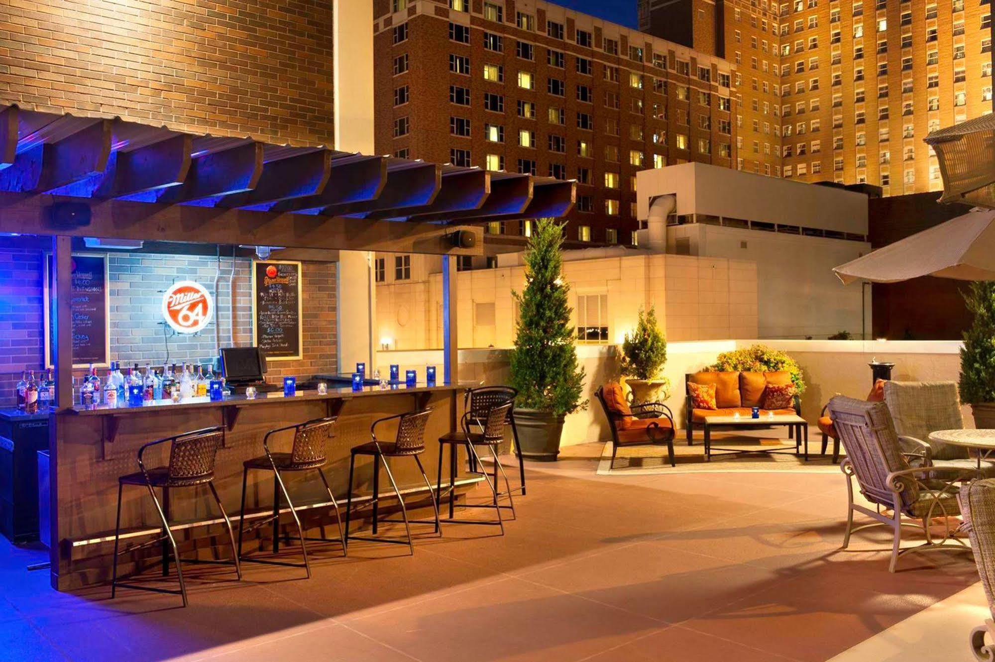 Doubletree By Hilton Milwaukee Downtown Hotel Kültér fotó